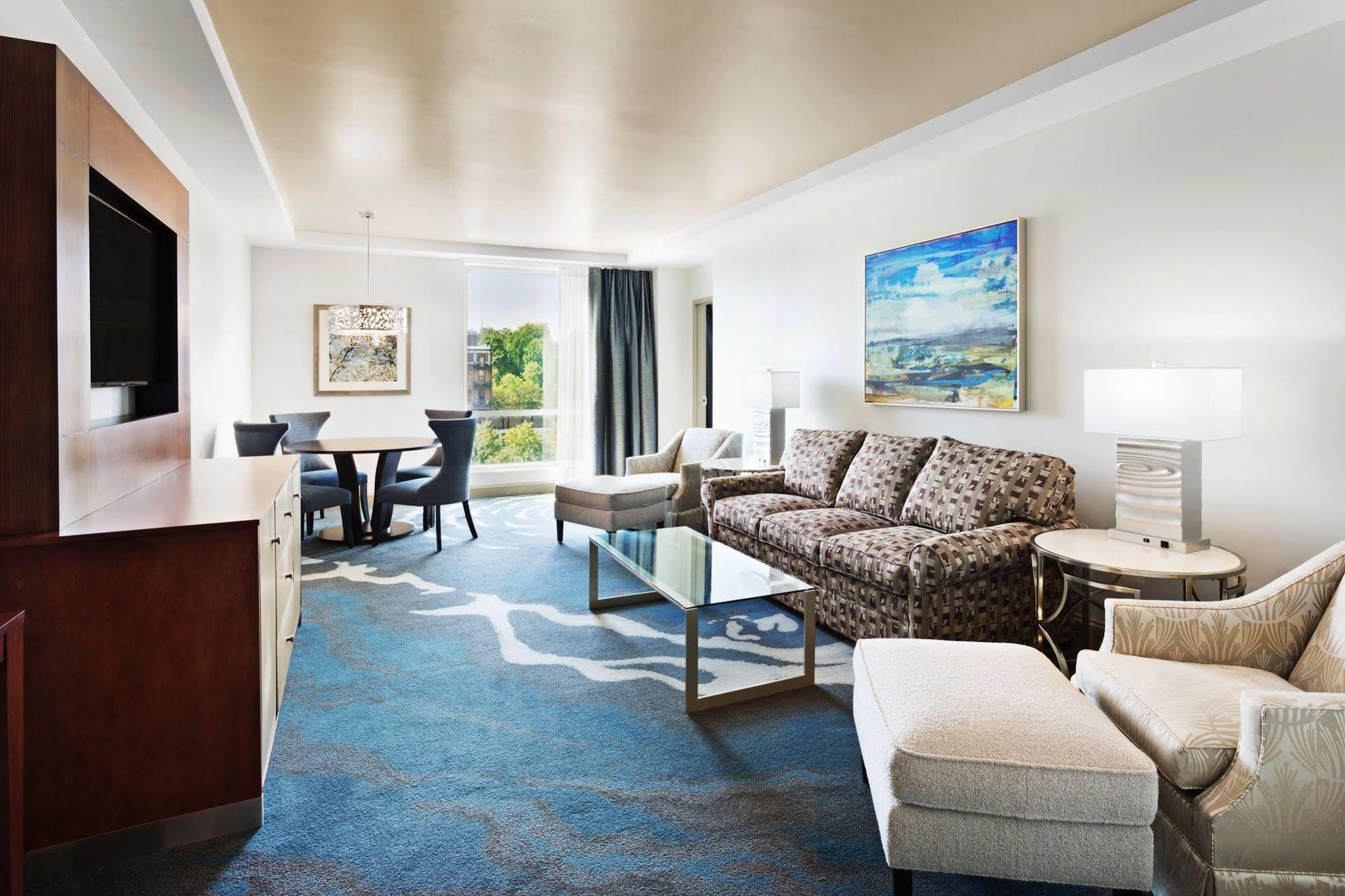 The Tennessean Personal Luxury Hotel Knoxville Exterior photo